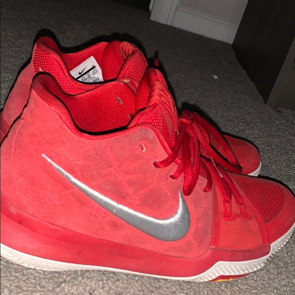 Nike Kyrie 3’s Basketball shoes